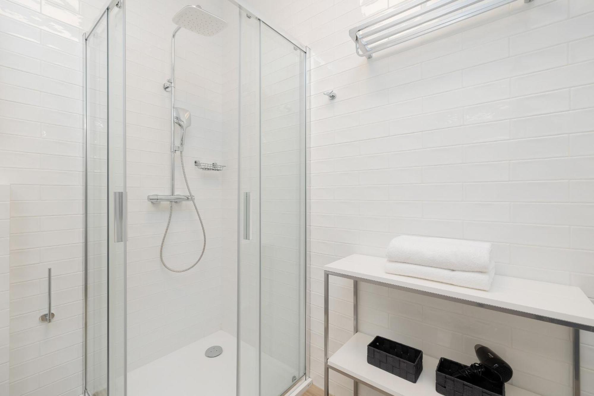 Apartamento Beautiful & Stylish Dietla With Air Conditioning By Renters